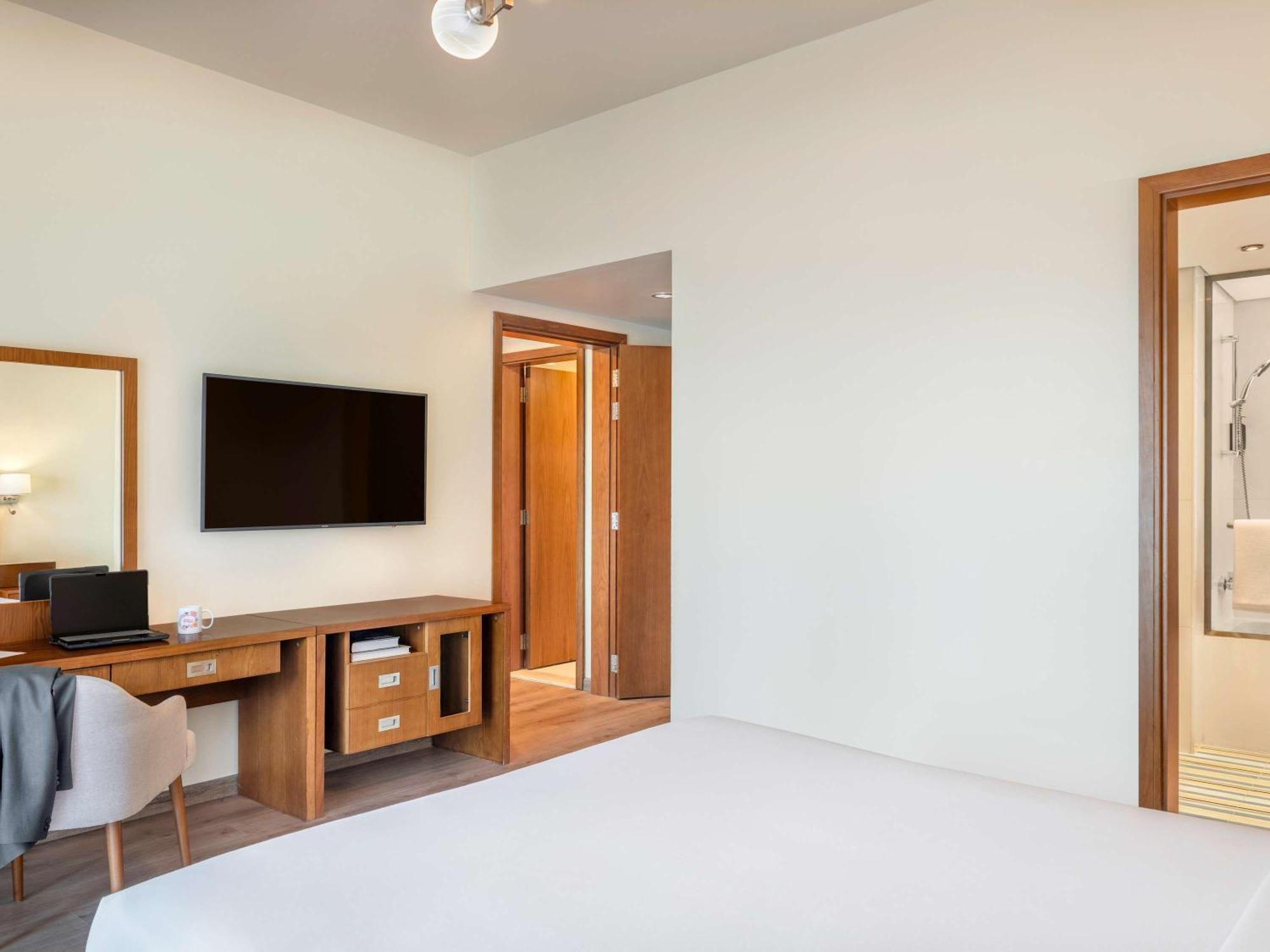 Aparthotel Adagio Эль-Фуджайра Экстерьер фото